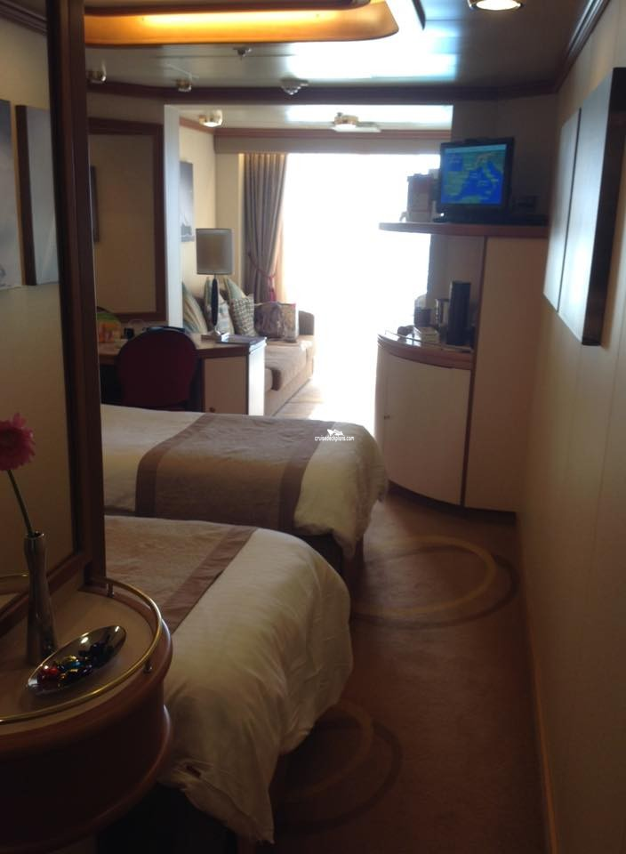 Stateroom D527 Azura