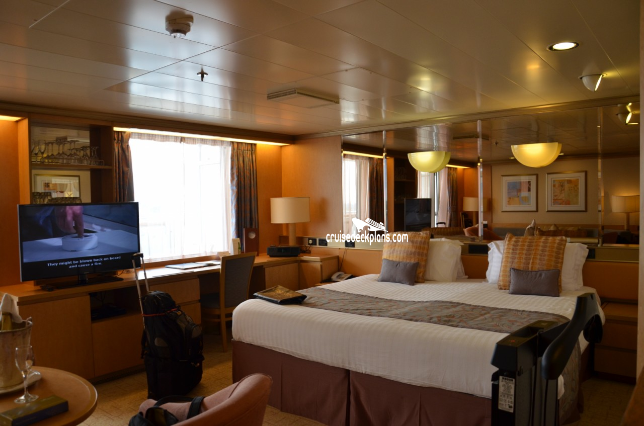 Arcadia Stateroom B67