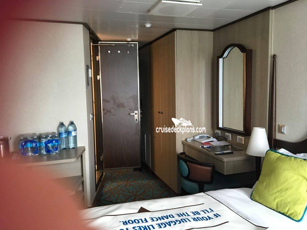 Carnival Vista Stateroom 7452