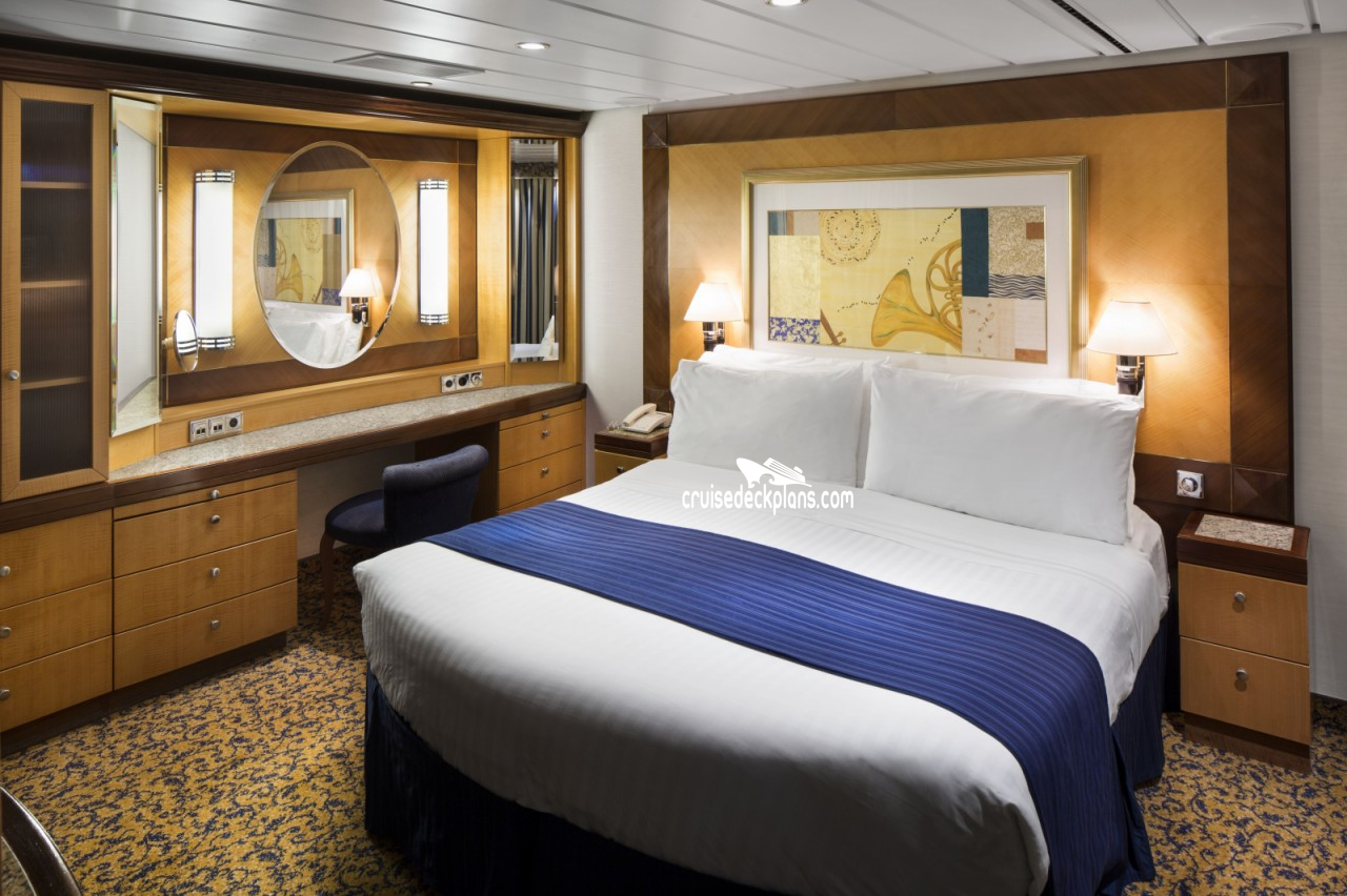 Serenade of the Seas Owners Suite Stateroom Details