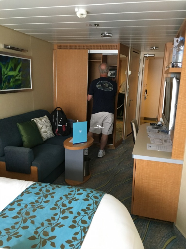 Oasis of the Seas Cabin 12233