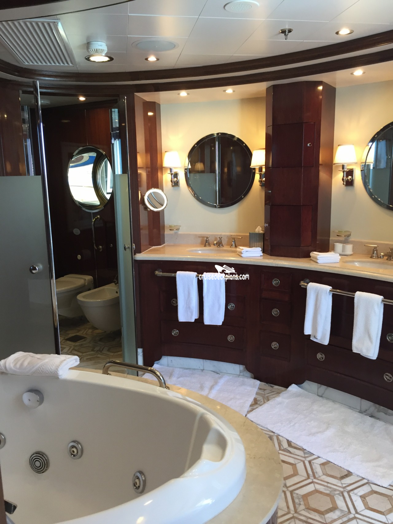 Oceania Marina Owner Suite Category