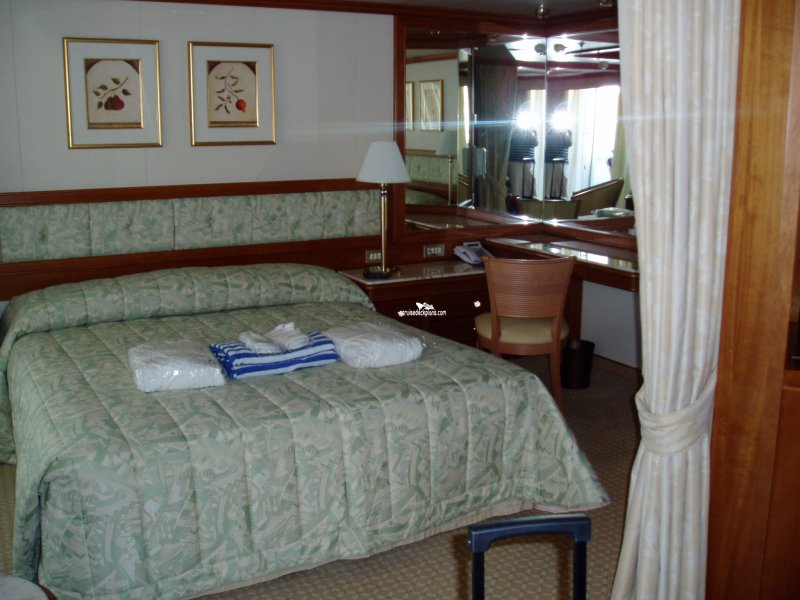 Cabin R401 Caribbean Princess Stateroom