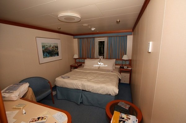 Sapphire Princess Stateroom E425