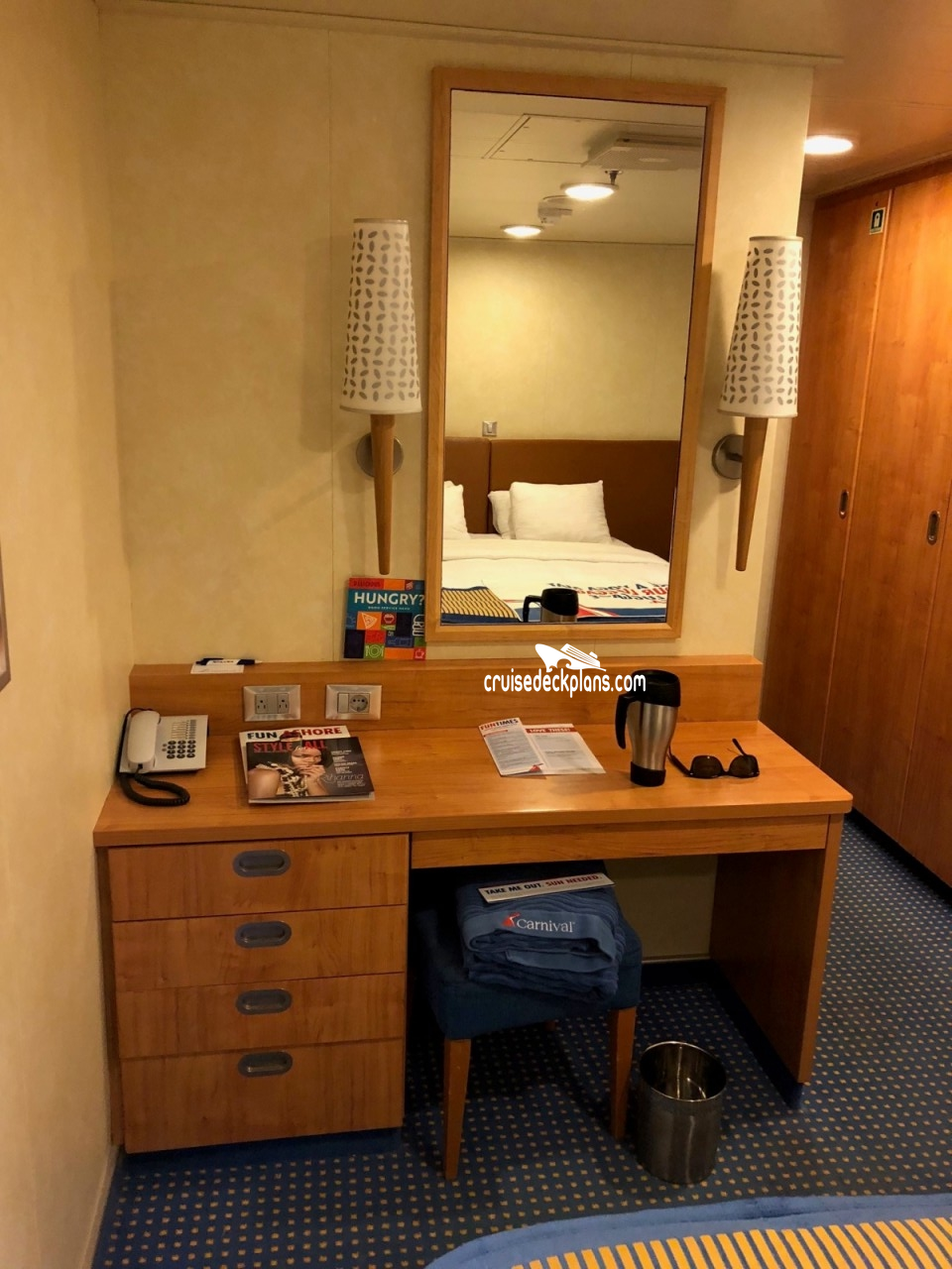 Carnival Breeze Interior Stateroom   CarInt102 92972 1521306610 