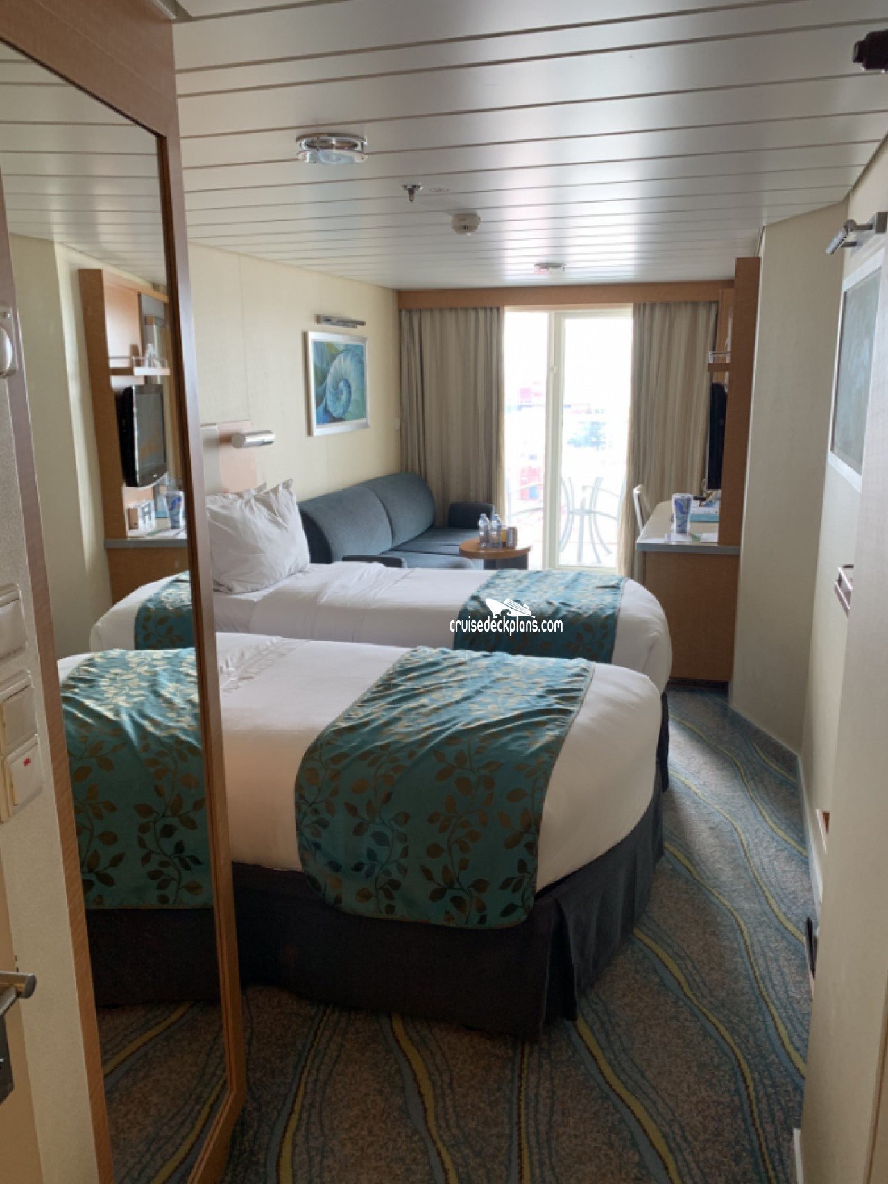 Allure of the Seas Stateroom 12562