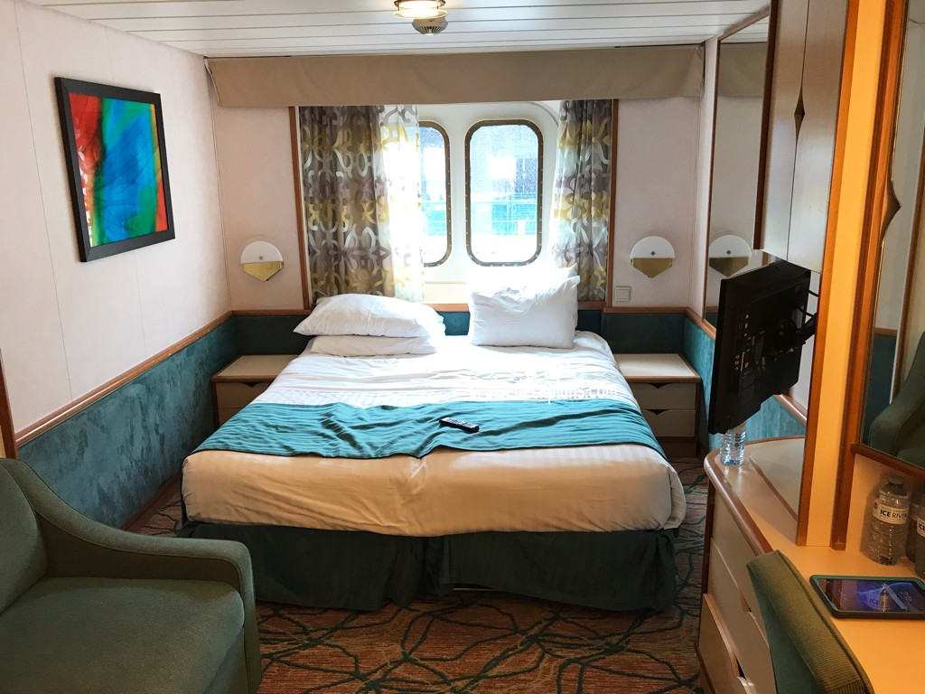 Vision of the Seas Stateroom 2582