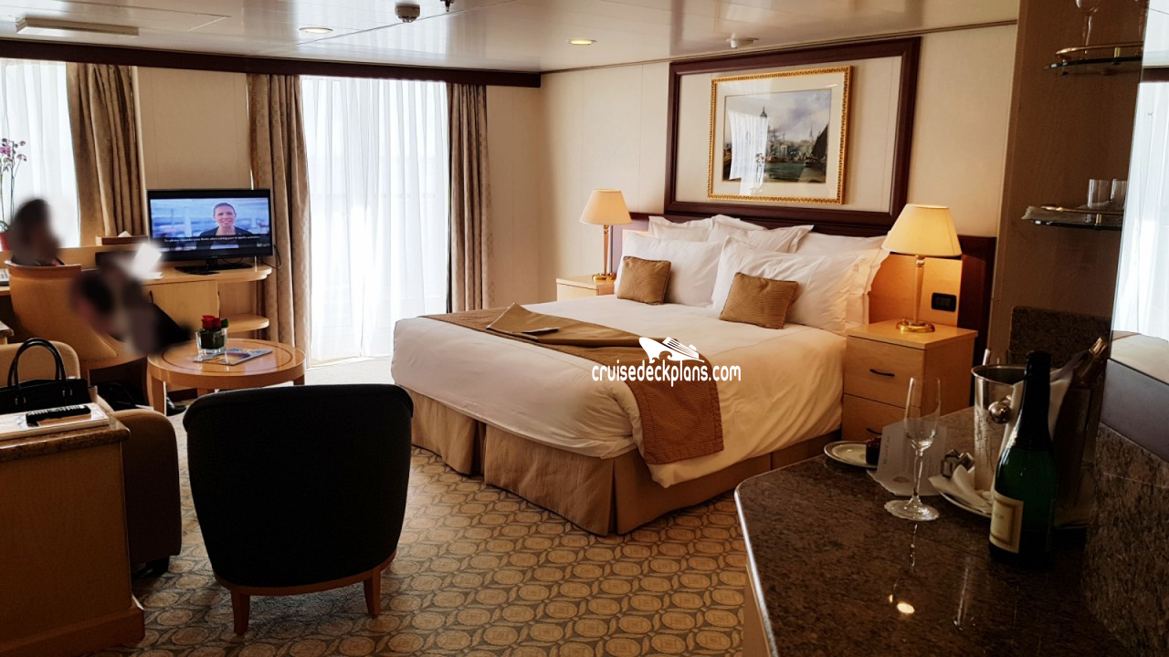 Queen Elizabeth Queens Suite Stateroom