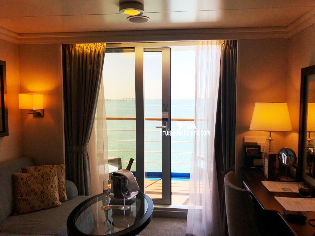 Oceania Riviera Stateroom 10112