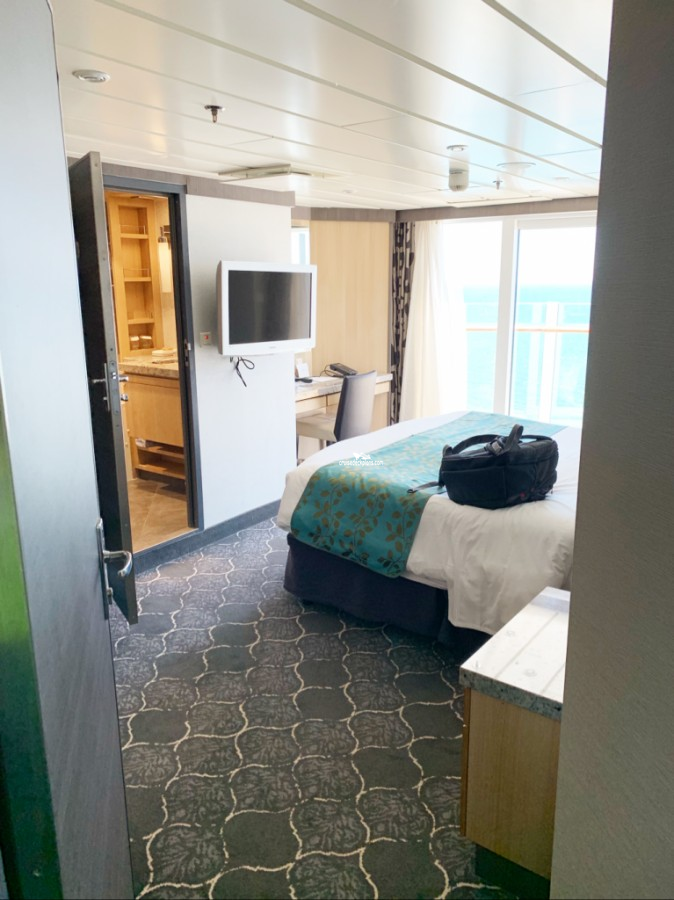 Oasis of the Seas Aqua Theater Suite - 1 Bedroom Category