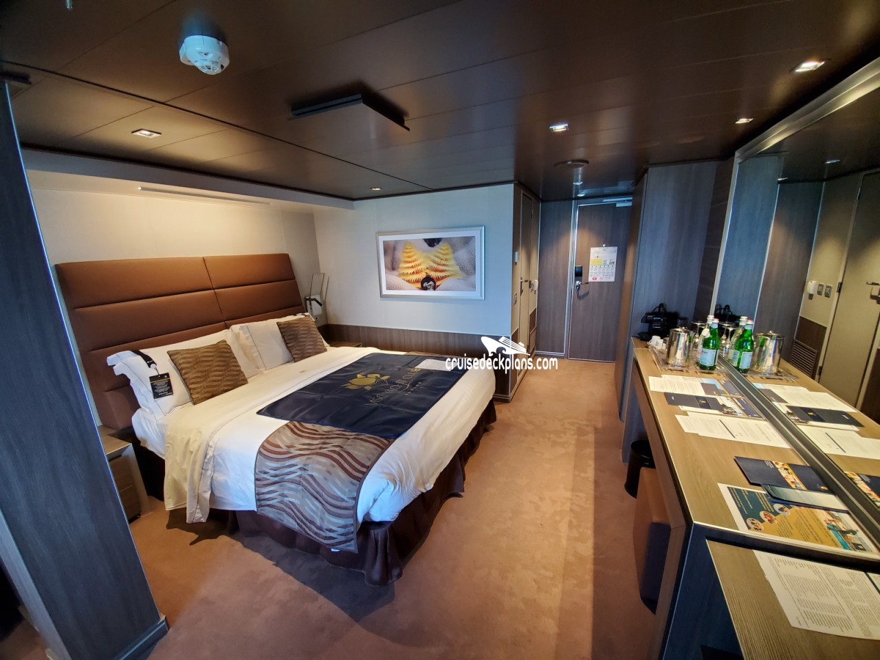 msc seashore yacht club inside cabin