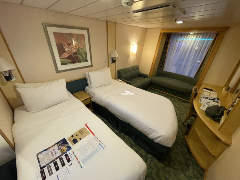 Mariner of the Seas Promenade View Interior Stateroom Details