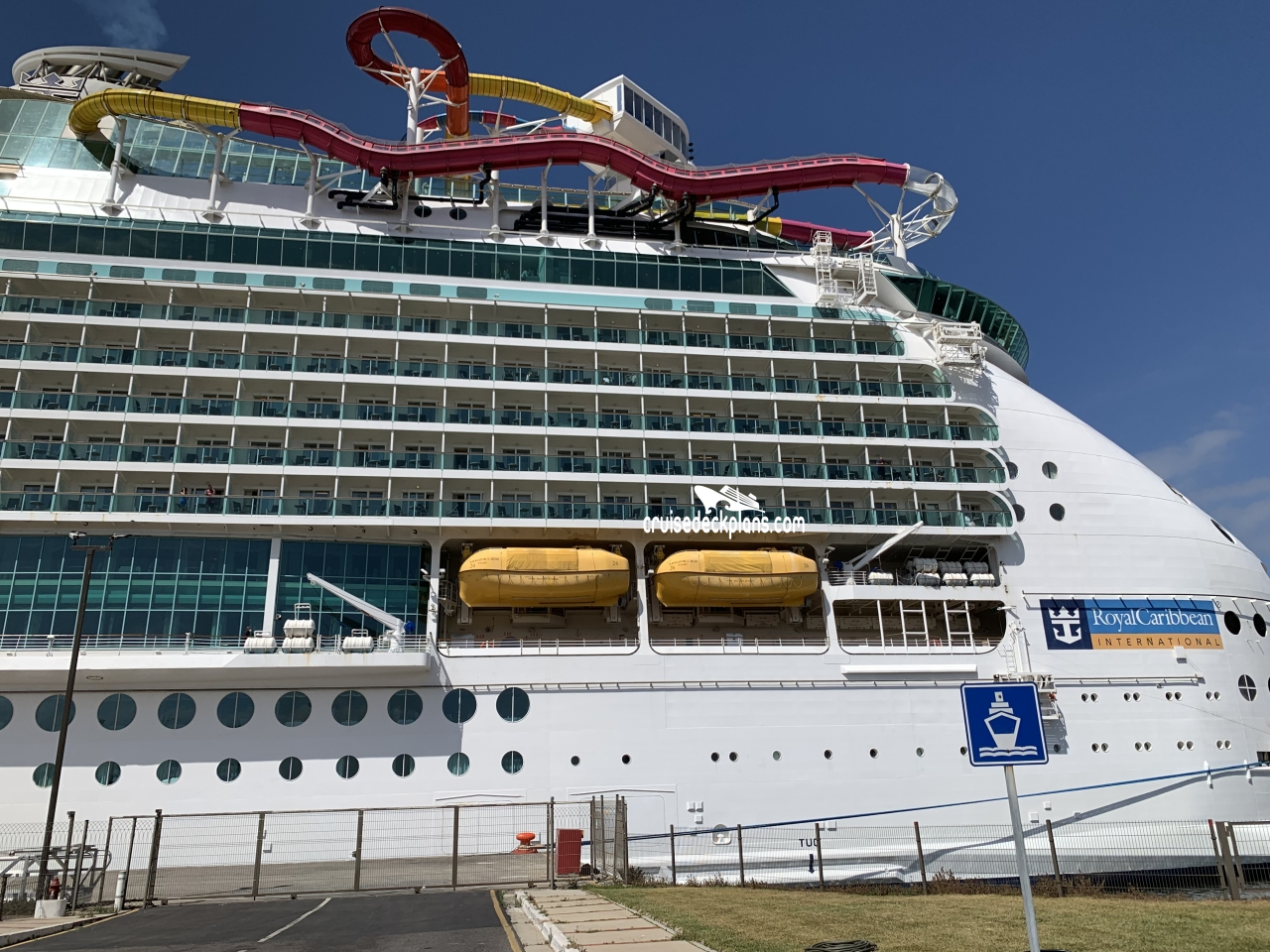 Interior of Royal Caribbean`s `Navigator of the Sea` Cruise Ship. Editorial  Stock Image - Image of modern, holiday: 186379934