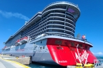 Scarlet Lady Exterior Picture