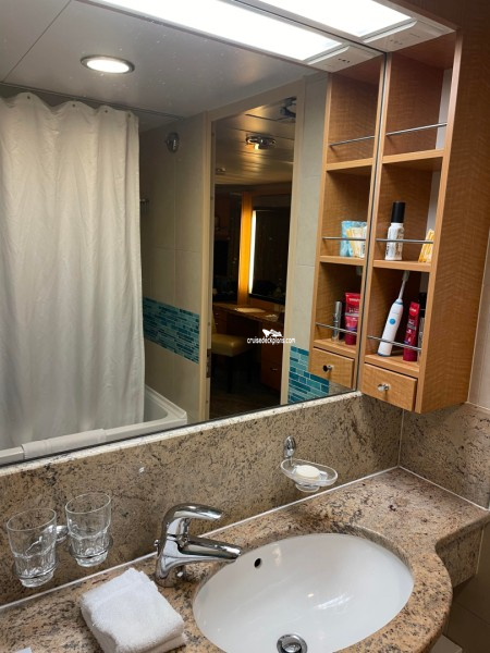 Oasis of the Seas Junior Suite Stateroom