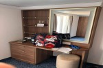 Deluxe Verandah Stateroom Picture