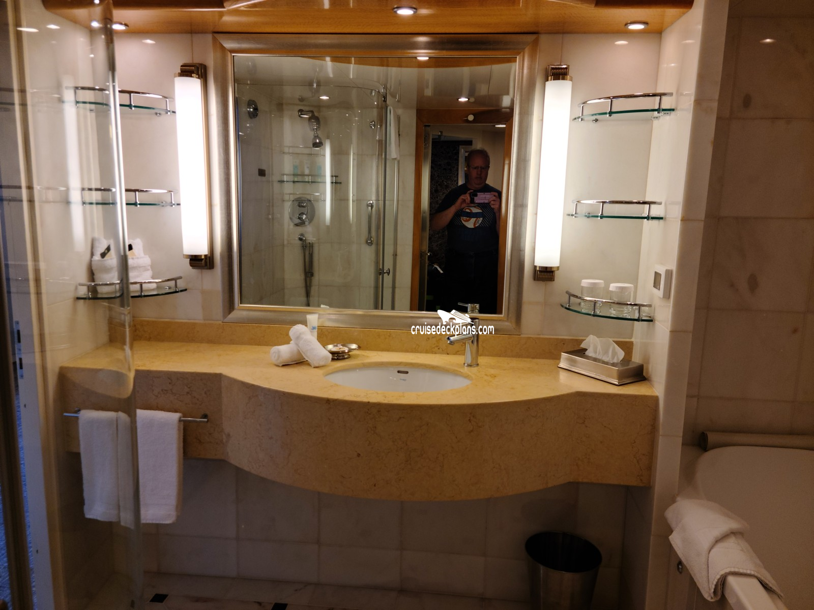 Royal Princess III Cabin A102