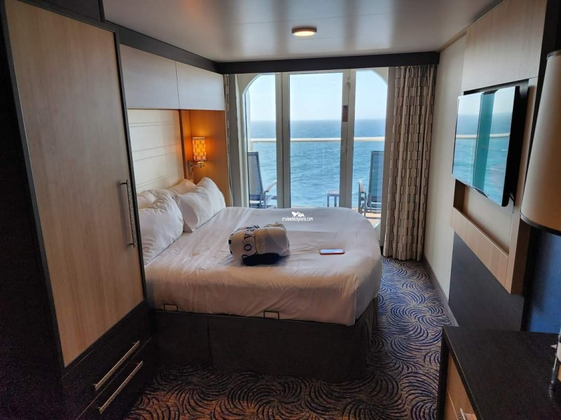 Stateroom 9528 Quantum of the Seas