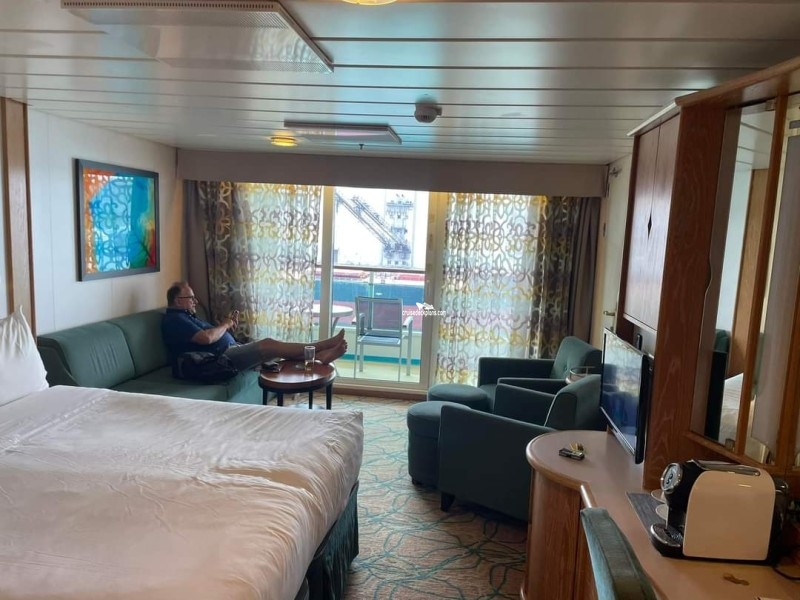 Enchantment of the Seas Junior Suite Stateroom