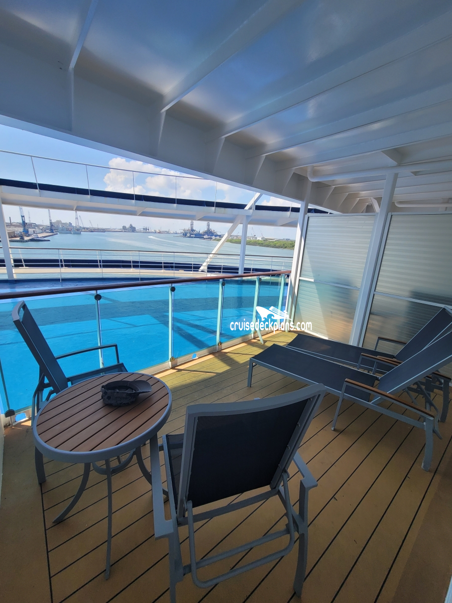 Voyager of the Seas Junior Suite Details and Pictures