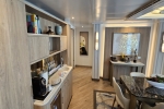 Signature Sky-Suite Stateroom Picture