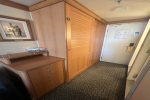 Deluxe Verandah Stateroom Picture