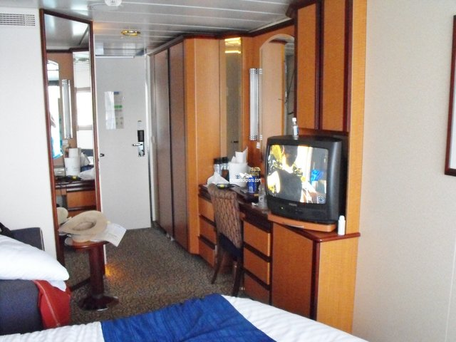 Jewel of the Seas Stateroom 8042