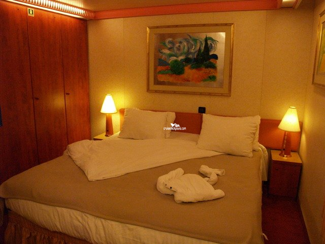 Stateroom 9201 Carnival Conquest