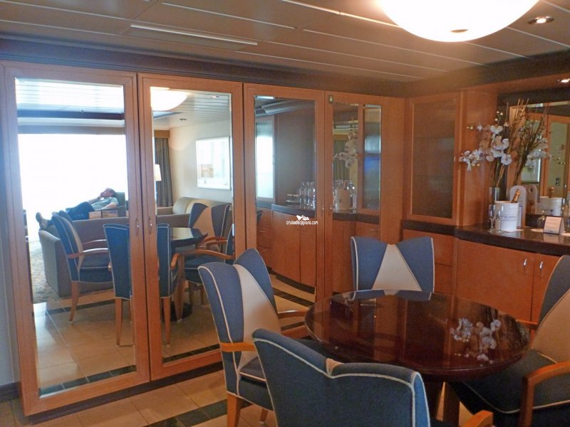 Mariner of the Seas Owners Suite Details