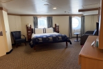 Deluxe Oceanview Stateroom Cabin 6686. Picture