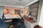 Deluxe-Oceanview Stateroom Cabin 7000. Picture