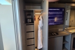 Yacht-Club-Deluxe Stateroom Cabin 18003. Picture