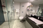 Yacht-Deluxe Stateroom Cabin 20009. Picture