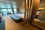 Yacht-Deluxe Stateroom Cabin 20009. Picture