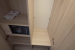 Deluxe-Oceanview Stateroom Cabin 7002. Picture