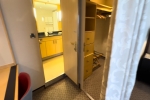 Queens Suite Stateroom Cabin 10006. Picture