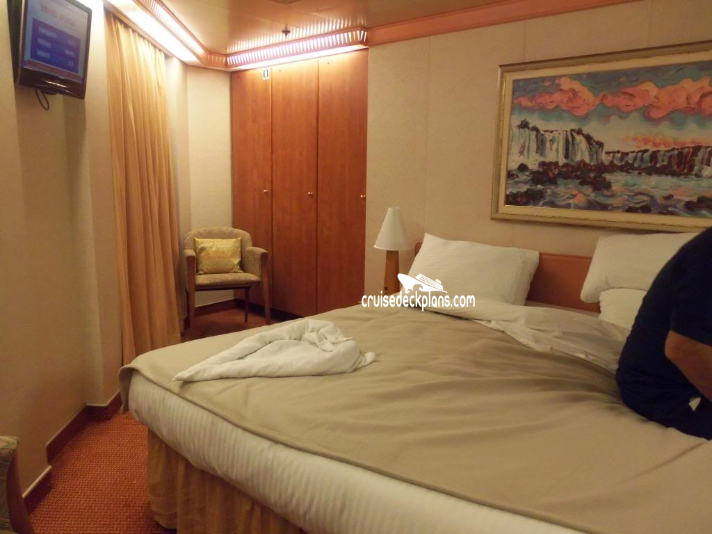 Carnival Splendor Stateroom 8448