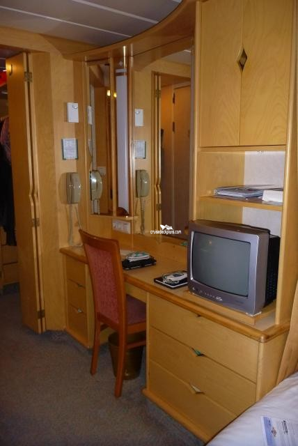 Grandeur of the Seas Interior Stateroom