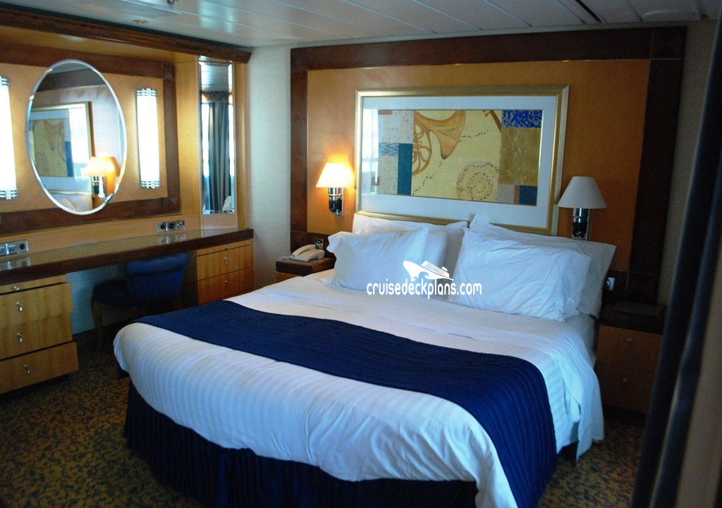 Serenade of the Seas Owners Suite Stateroom Details