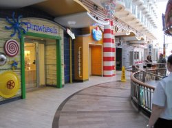 Oasis of the Seas Boardwalk picture