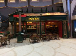 Symphony of the Seas English Pub picture