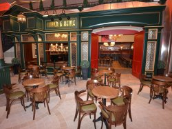 Symphony of the Seas English Pub picture