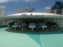 Norwegian Bliss Waves Bar picture