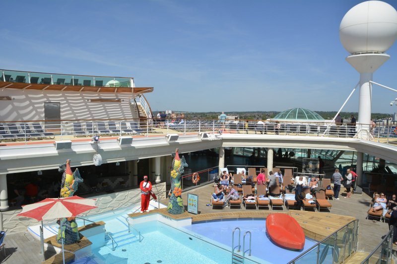 Independence of the Seas Solarium Pictures