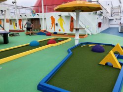 Carnival Horizon Sky Greens picture