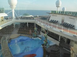 Independence of the Seas Solarium picture