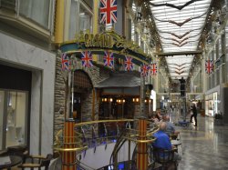 Independence of the Seas Royal Promenade picture