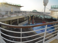 Independence of the Seas Solarium picture