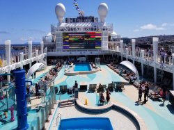 Norwegian Bliss Pool picture