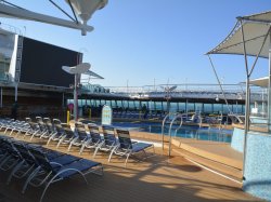 Vision of the Seas Main Pool picture